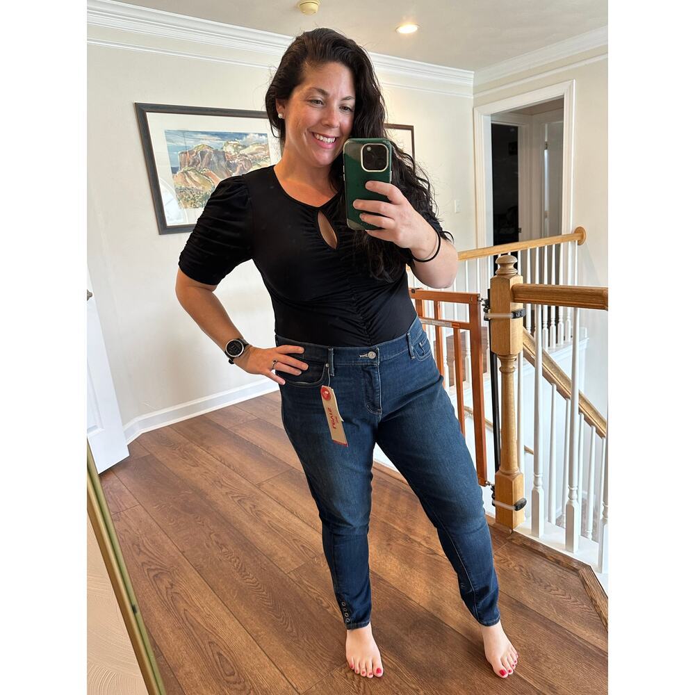 NWT Levi’s Skinny Shaping Embellished Jeans 34